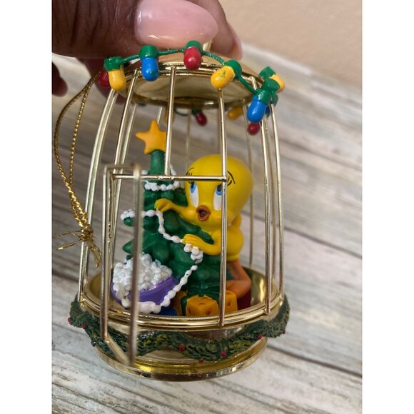 Tweety “Twee Twimmings” Cage Ornament 2000 Bradford Editions | Looney Tunes Chri - Picture 3 of 10
